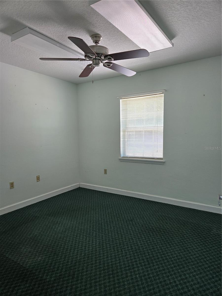 ACREAGE - Commercial Sale