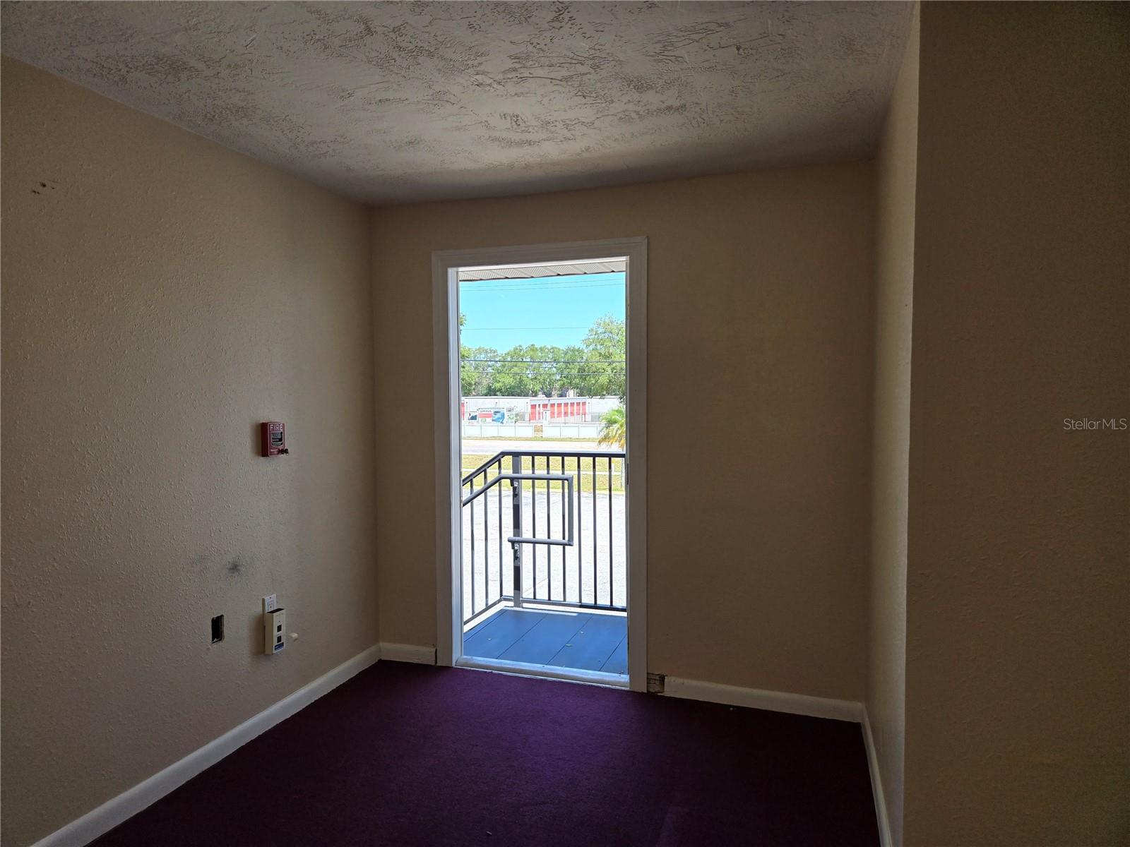 ACREAGE - Commercial Sale