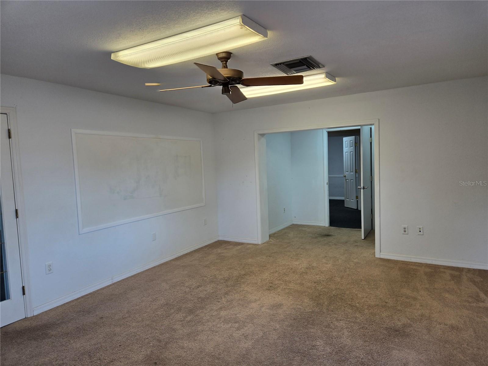 ACREAGE - Commercial Sale