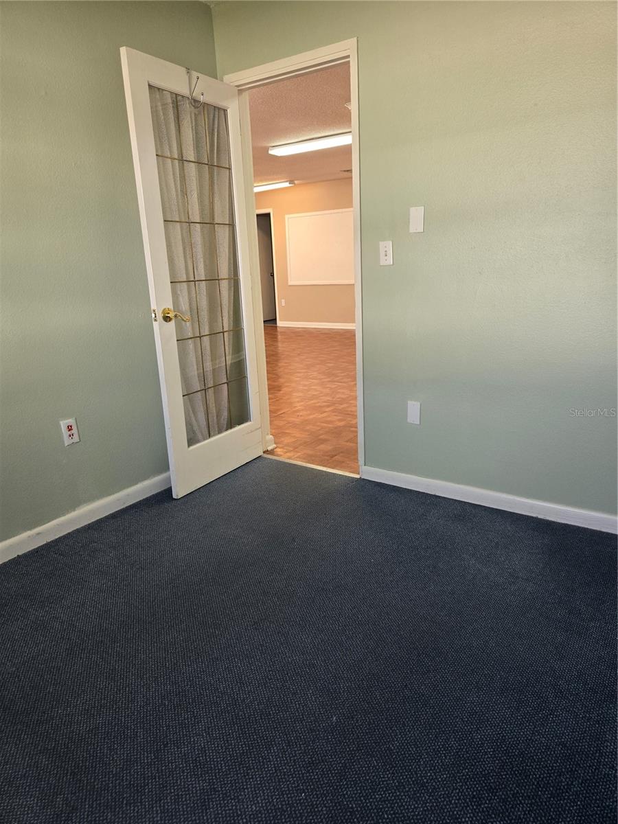 ACREAGE - Commercial Sale