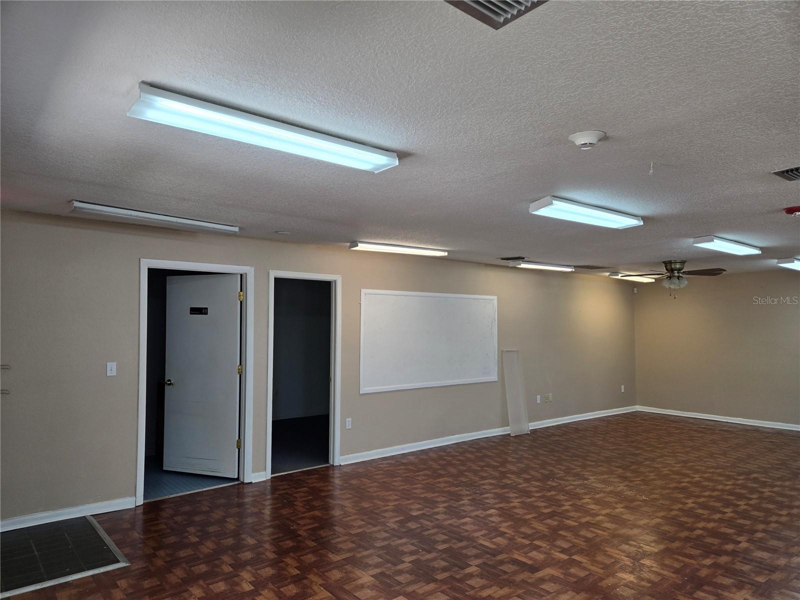 ACREAGE - Commercial Sale