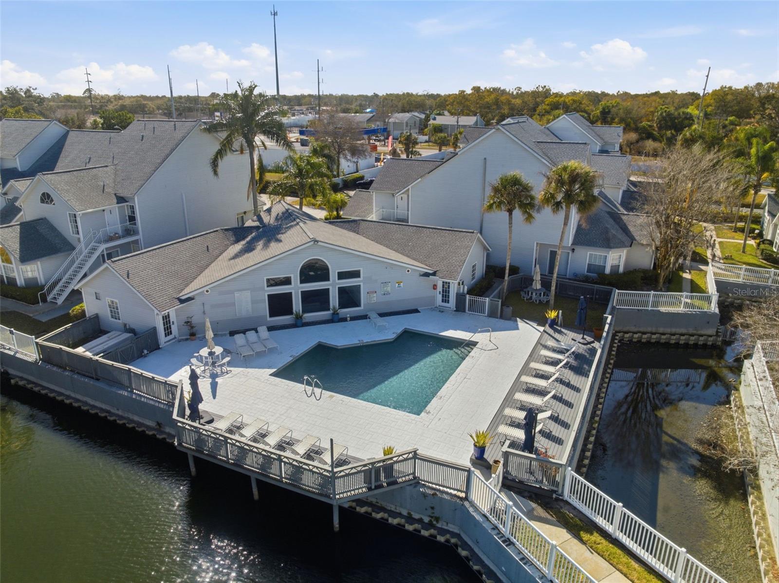 CARROLLWOOD GABLES A CONDO - Residential