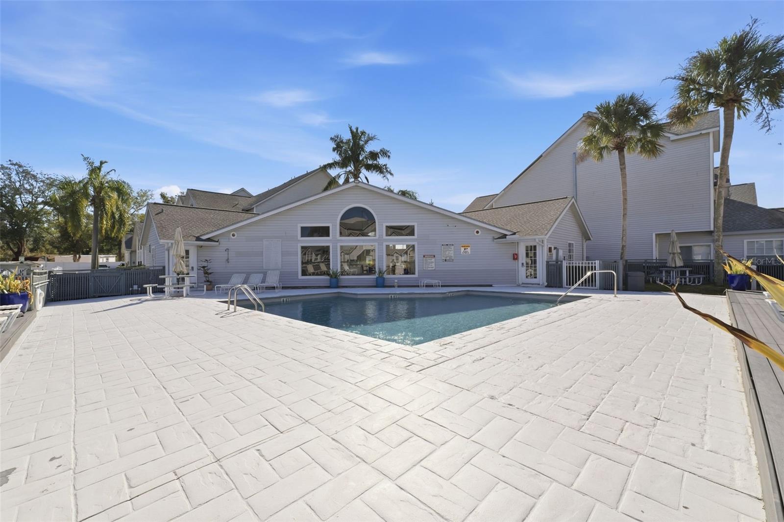 CARROLLWOOD GABLES A CONDO - Residential