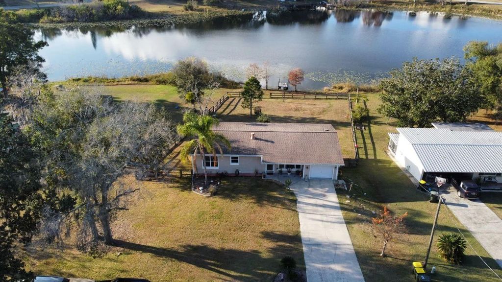 Photo of 660 Shady Nook Drive, Clermont, FL 34711 (MLS # G5106380)