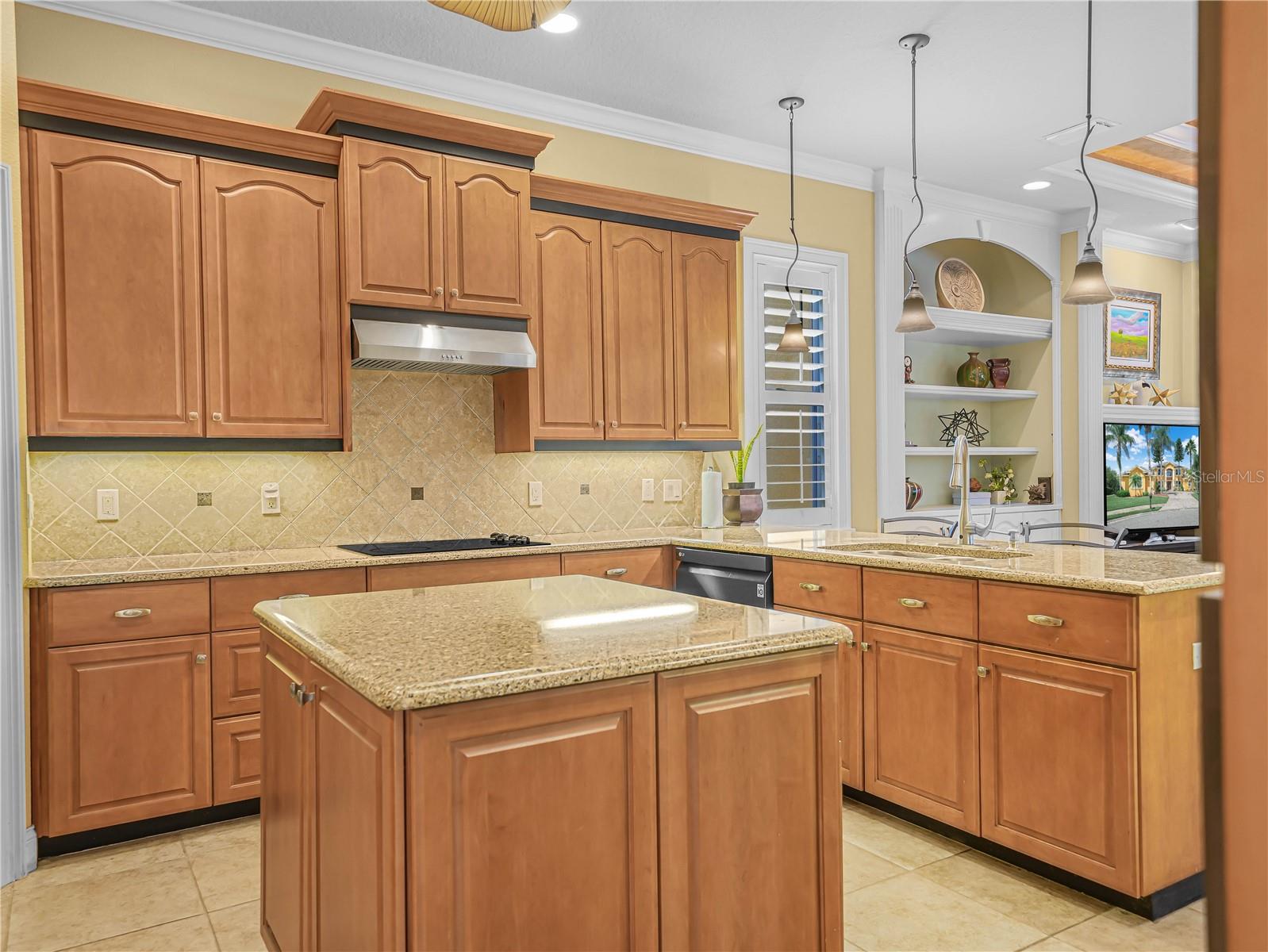 WHISPER WOODS AT EAGLEBROOKE - Residential