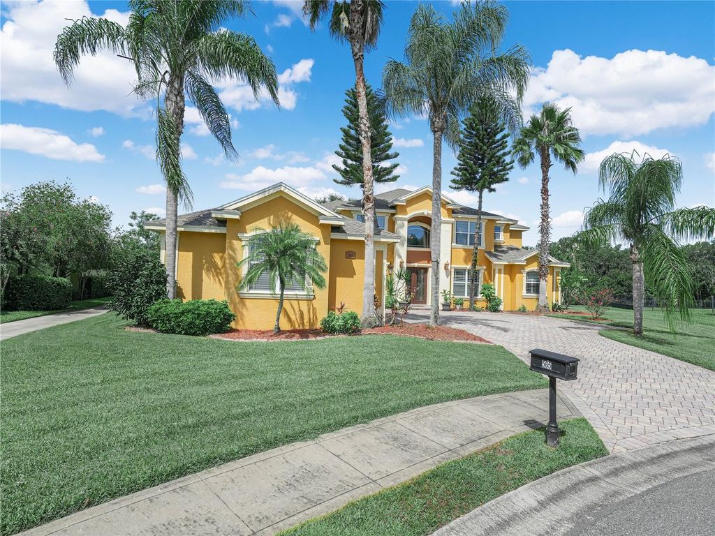 Photo of 565 Whisper Woods Drive, Lakeland, FL 33813 (MLS # P4936967)