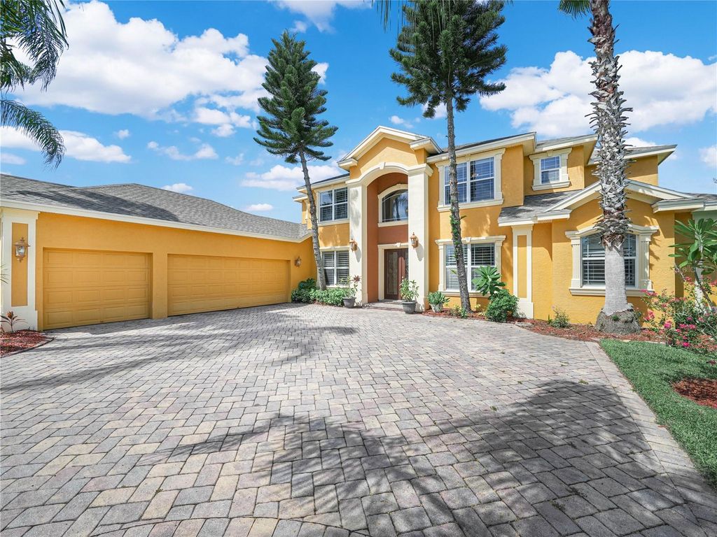 Photo of 565 Whisper Woods Drive, Lakeland, FL 33813 (MLS # P4936967)