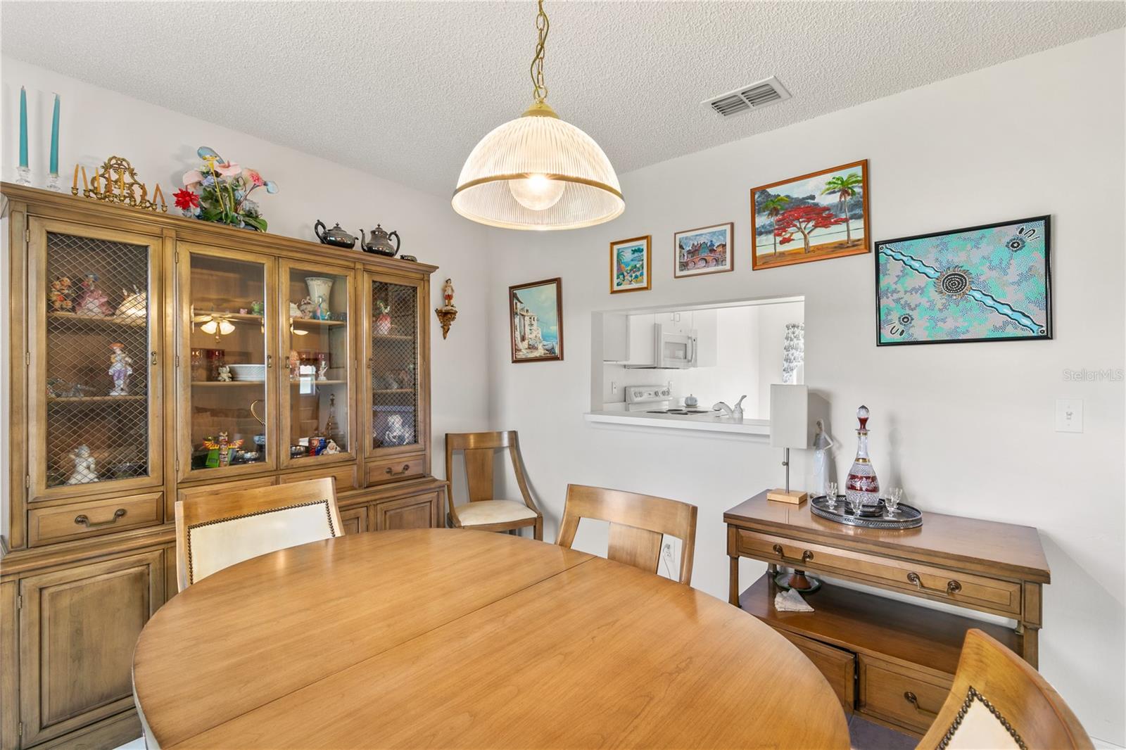 SUSSET/KINGS RDG - Residential