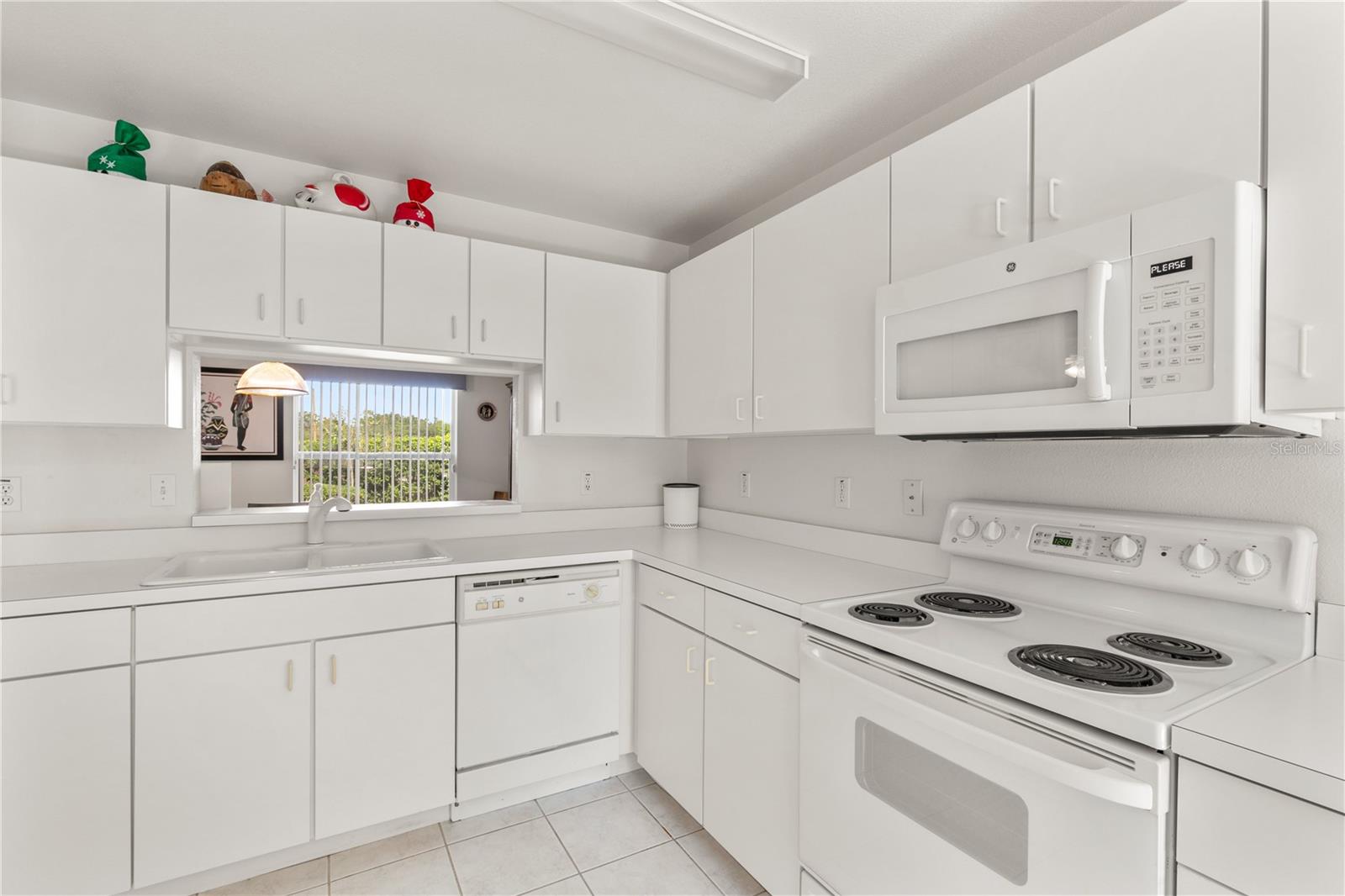 SUSSET/KINGS RDG - Residential