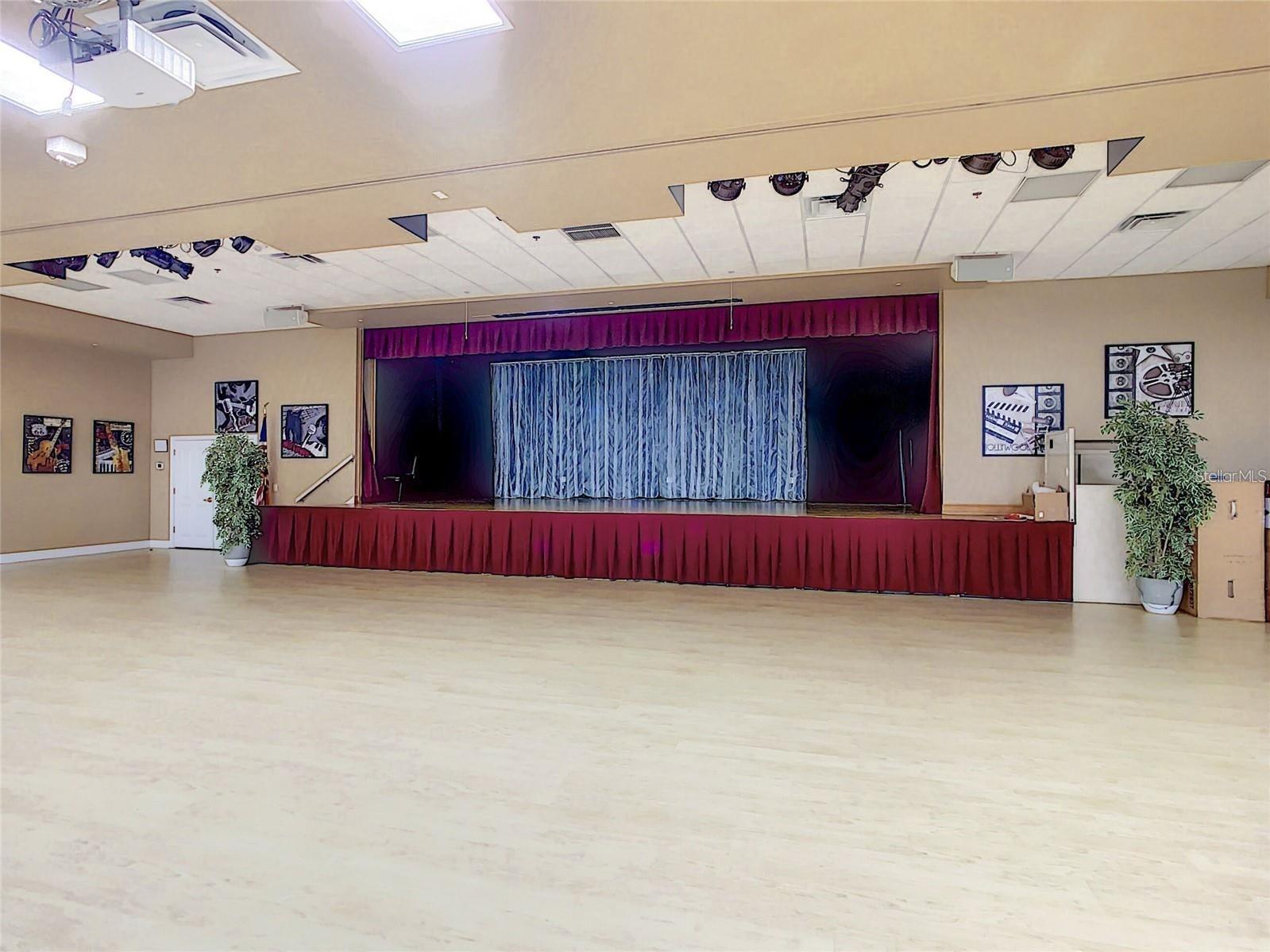 SUSSET/KINGS RDG - Residential