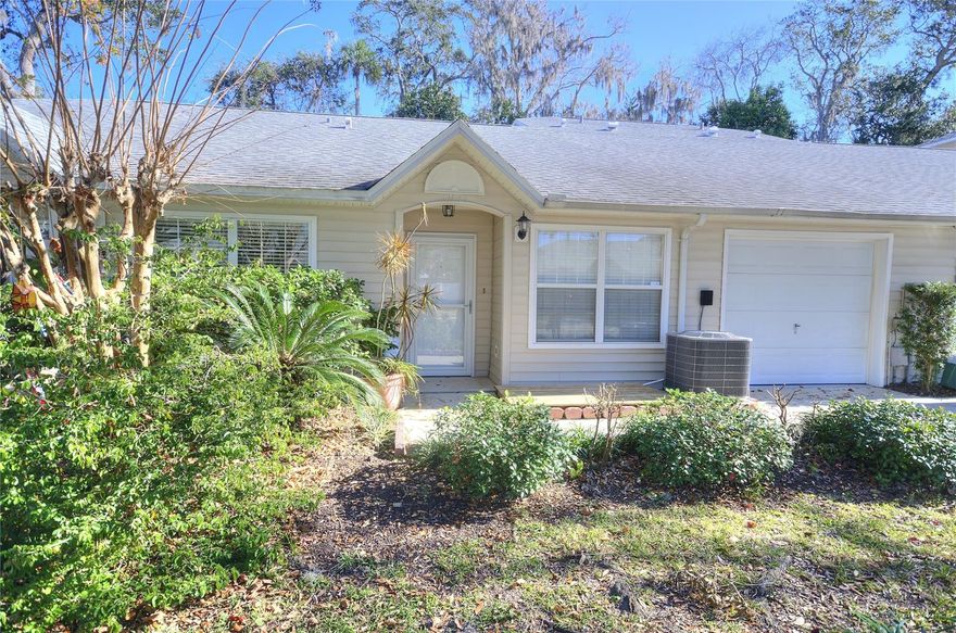 MOVE-IN-READY TWO-STORY, 2 BEDROOM 2 BATH TOWNHOME LOCATED ON A QUIET CUL-DE-SAC COMMUNITY OF GREAT OAKS SUBDIVISION. THE HOME FEATURES A DOWNSTAIRS MASTER BEDROOM WITH A FULL BATHROOM WHICH IS ACCESSIBLE  FROM THE LIVING ROOM. UPSTAIRS THERE IS A LARGE MASTER SUITE WITH A FULL BATHROOM.  SPACIOUS LIVING ROOM/DINING ROOM COMBO, NICE SIZE EAT-IN KITCHEN WITH ACCESS TO THE 1 CAR GARAGE.  INSIDE GARAGE INCLUDES WASHER & DRYER HOOKUP & PLENTY OF STORAGE SHELVING.  A/C WAS REPLACED ON 5/2022 & ROOF WAS REPLACED IN 2017. THIS PROPERTY IS LOCATED IN A GREAT LOCATION IN THE CITY OF HOLLY HILL. IF YOU ARE A FAN OF PICKLEBALL, THIS HOME IS LOCATED ONLY 1.1 MILES FROM PICTONA AT HOLLY HILL AND THE RIVER.  WHAT ARE YOU WAITING FOR? ;Water: City