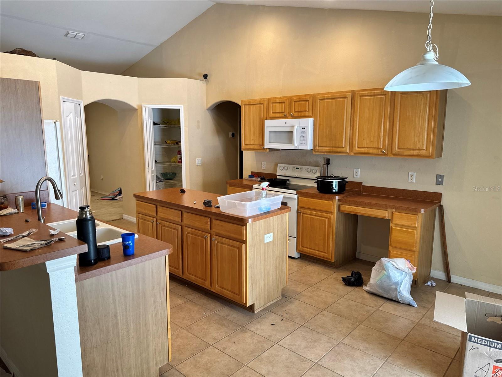 ROYAL HIGHLANDS - Residential