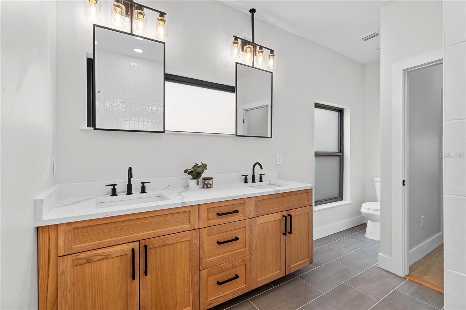 WESTSHORE PALMS - Residential