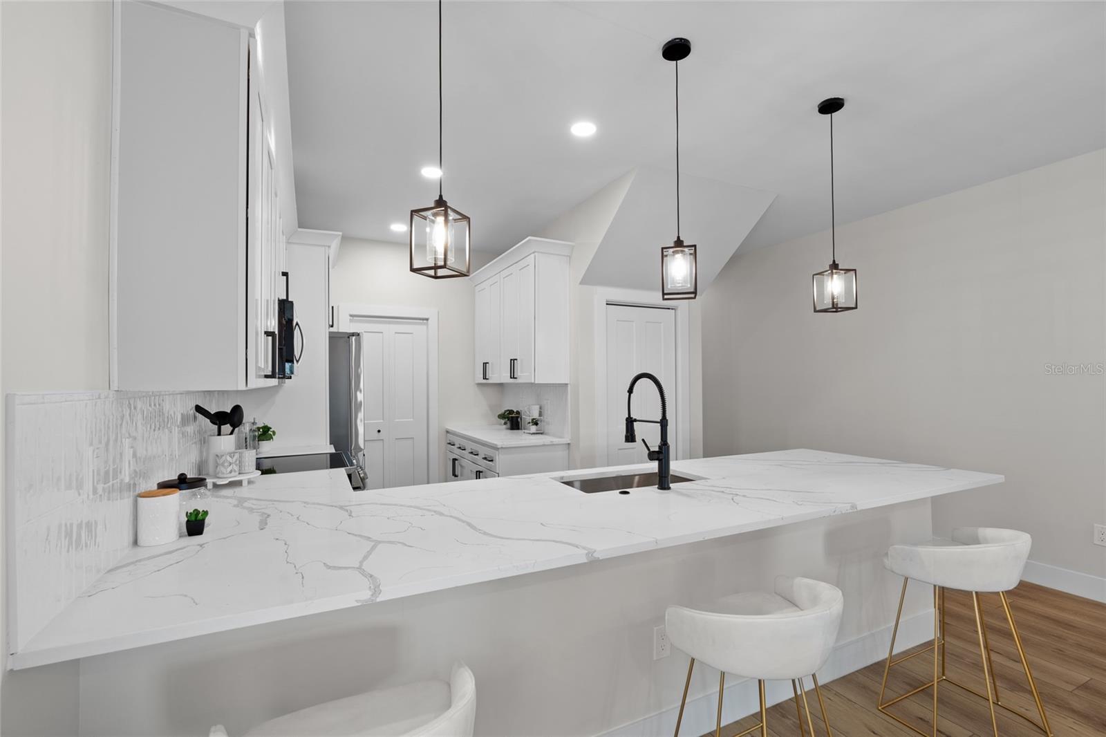 WESTSHORE PALMS - Residential