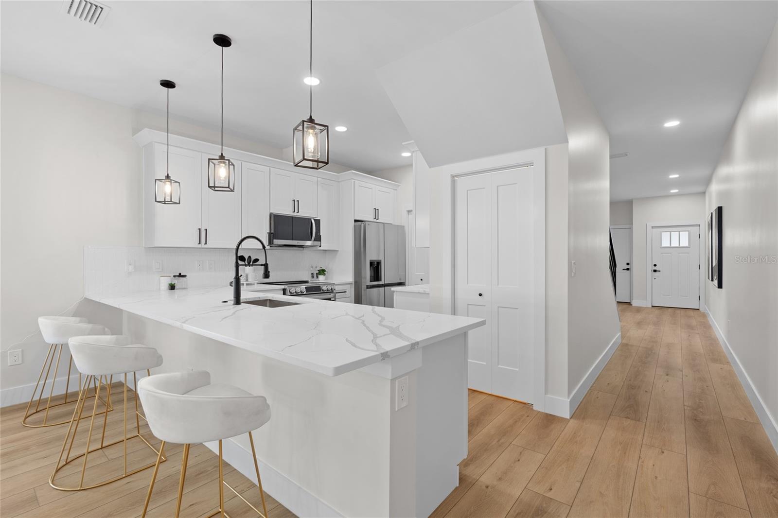 WESTSHORE PALMS - Residential