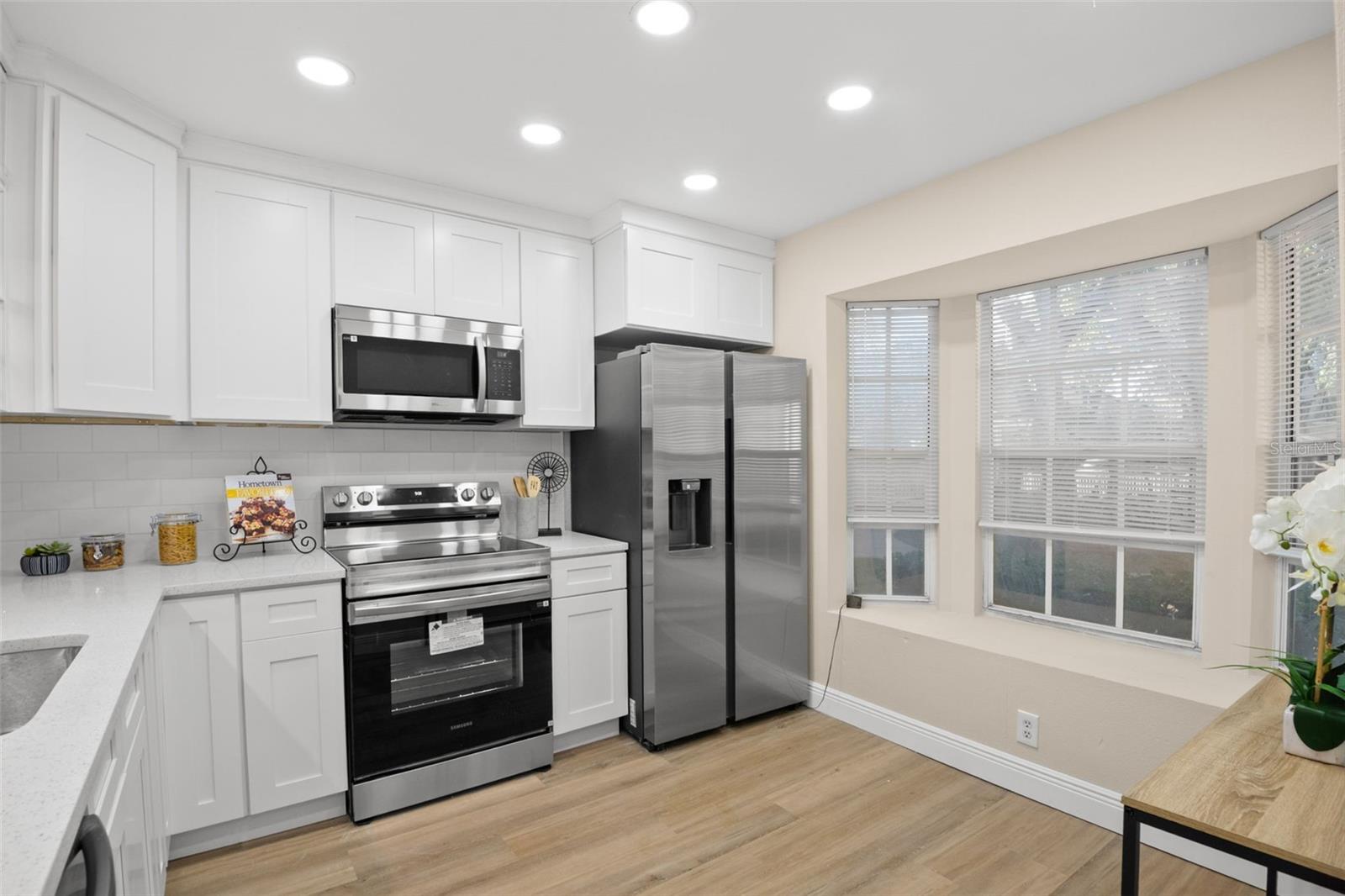 FOX LAKE TWNHMS - Residential