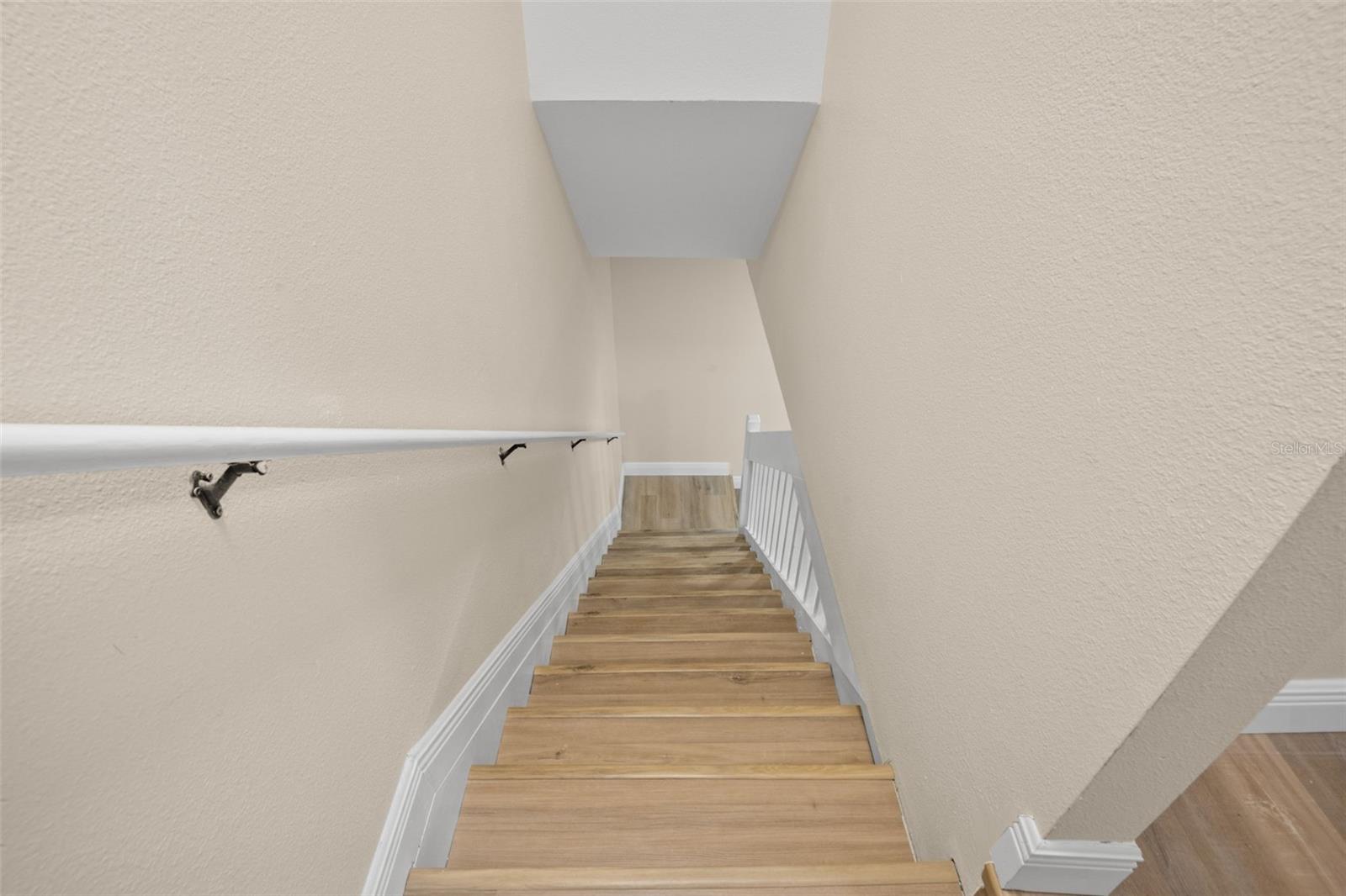 FOX LAKE TWNHMS - Residential