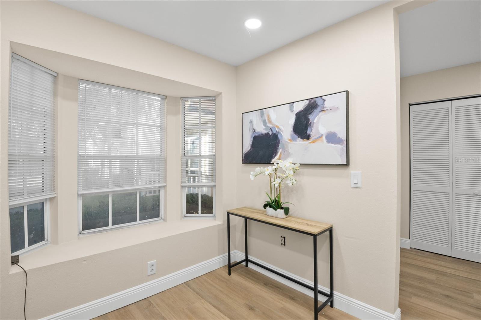 FOX LAKE TWNHMS - Residential