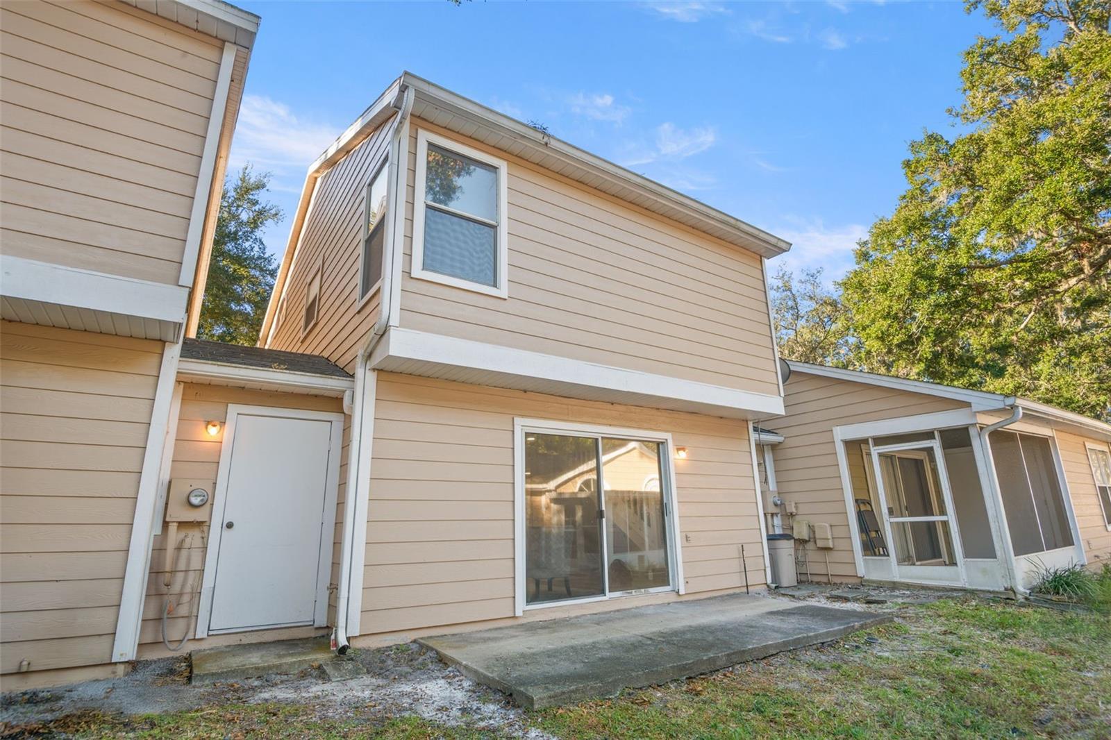 FOX LAKE TWNHMS - Residential