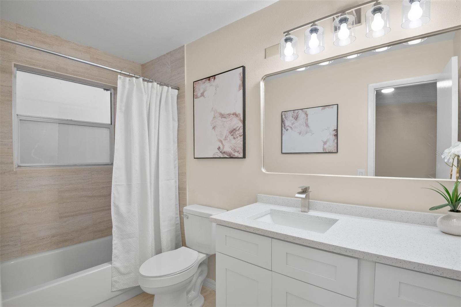 FOX LAKE TWNHMS - Residential