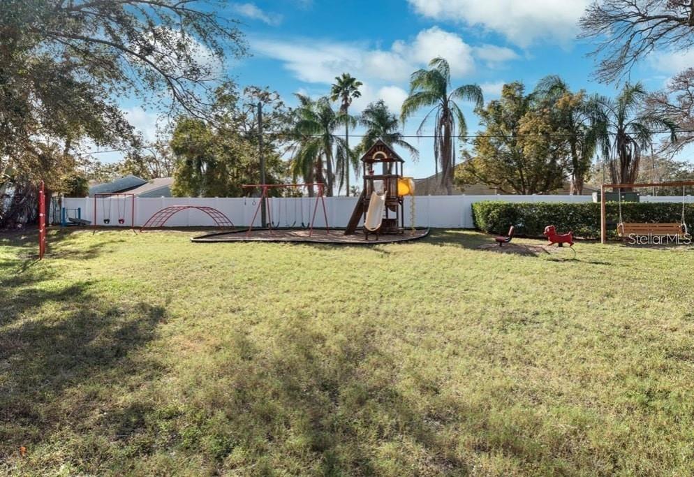 FOX LAKE TWNHMS - Residential