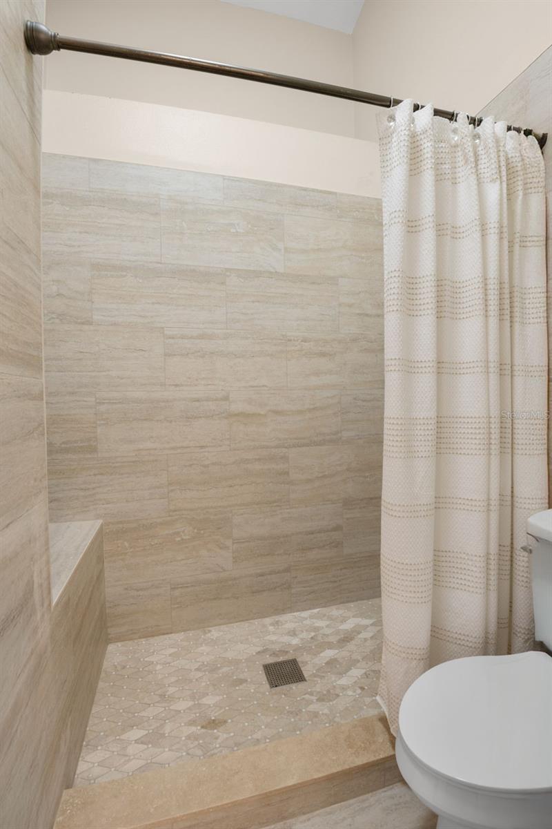 FOX LAKE TWNHMS - Residential