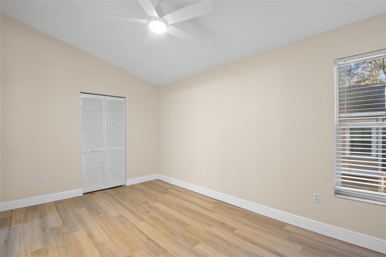 FOX LAKE TWNHMS - Residential