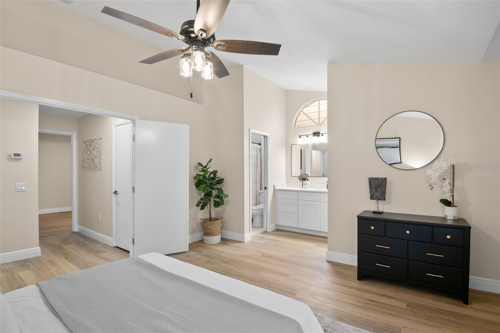 FOX LAKE TWNHMS - Residential