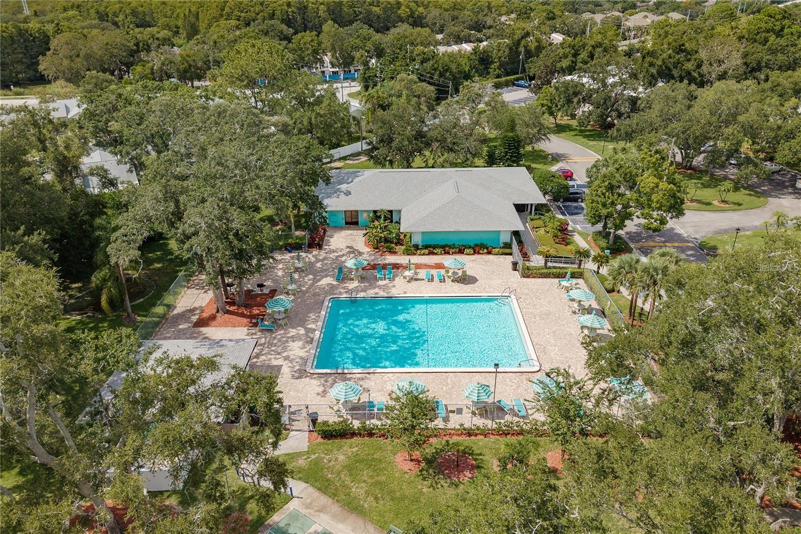 FOX LAKE TWNHMS - Residential