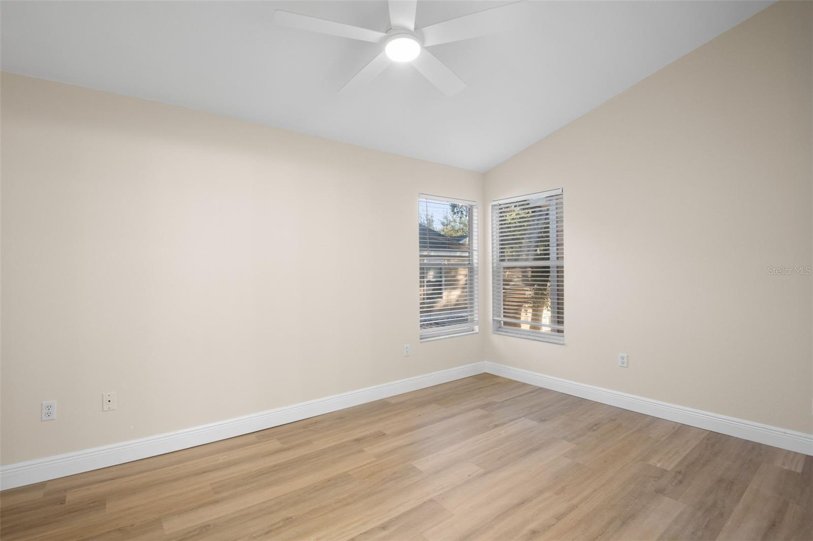 FOX LAKE TWNHMS - Residential