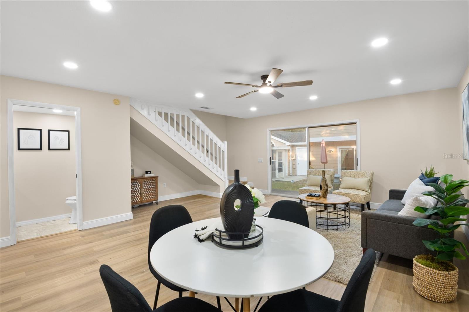 FOX LAKE TWNHMS - Residential