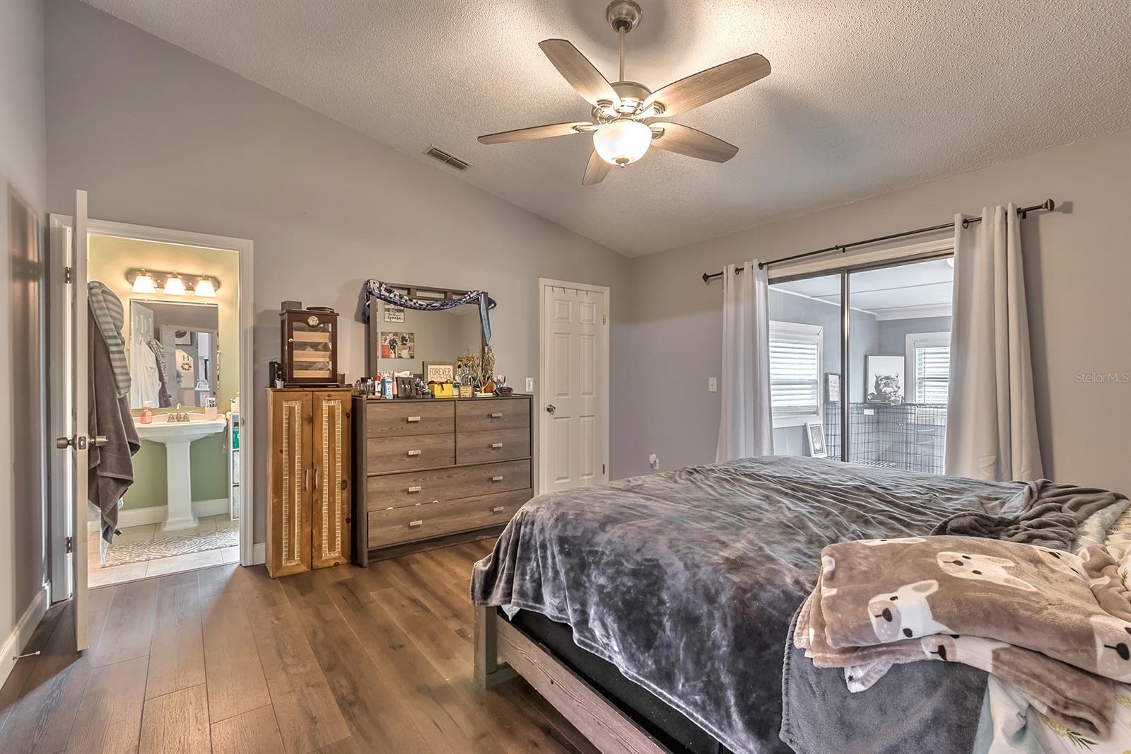 Florida Shores 01 - Residential