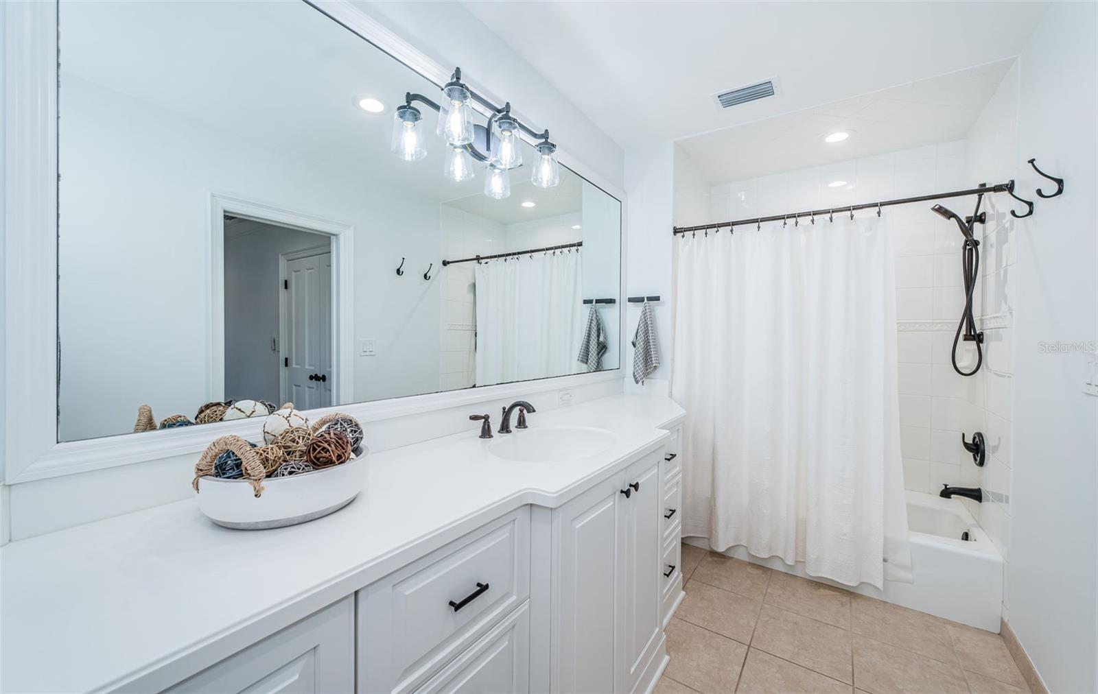 BAYWAY ISLES - Residential