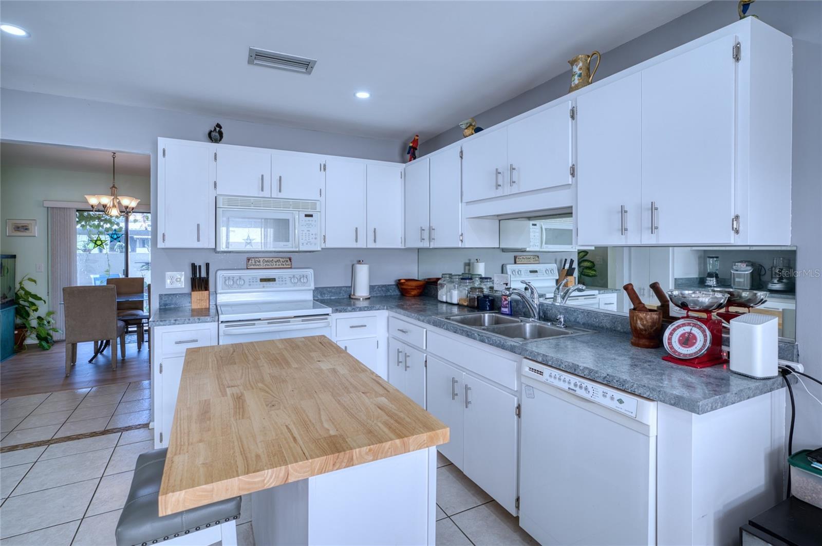 HOURGLASS LAKES PH 1 - Residential