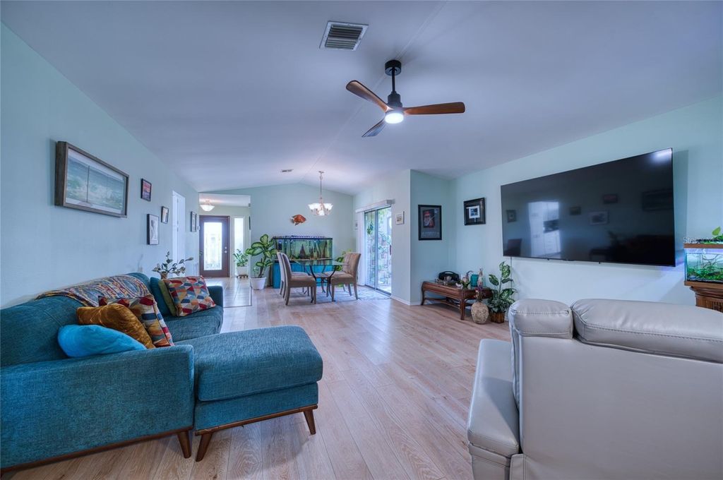 Photo of 76 Sandstone Circle, Venice, FL 34293 (MLS # A4685848)