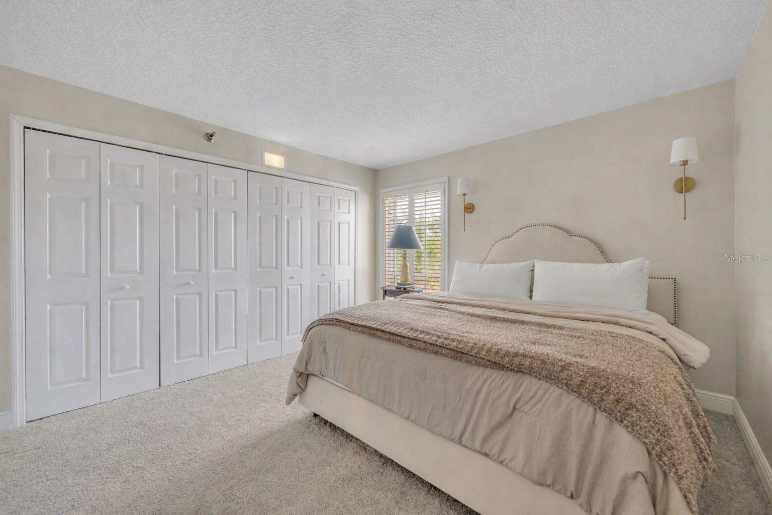 MOORINGS ON LAKE MAITLAND CONDO - Residential