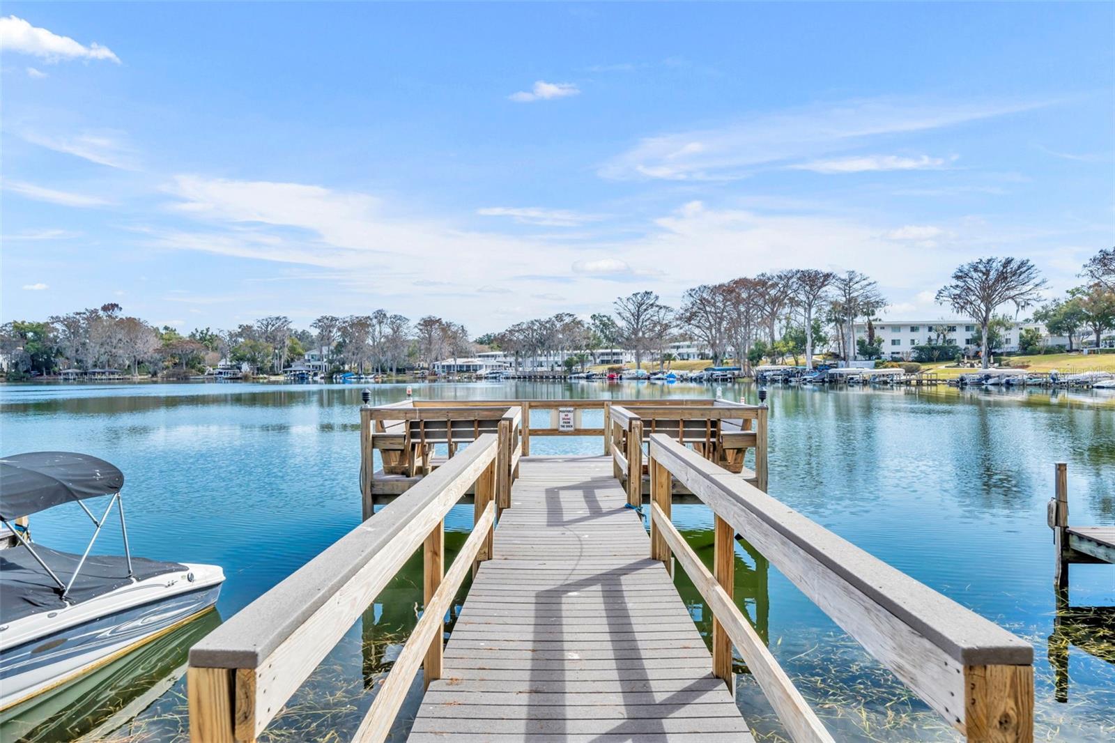 MOORINGS ON LAKE MAITLAND CONDO - Residential