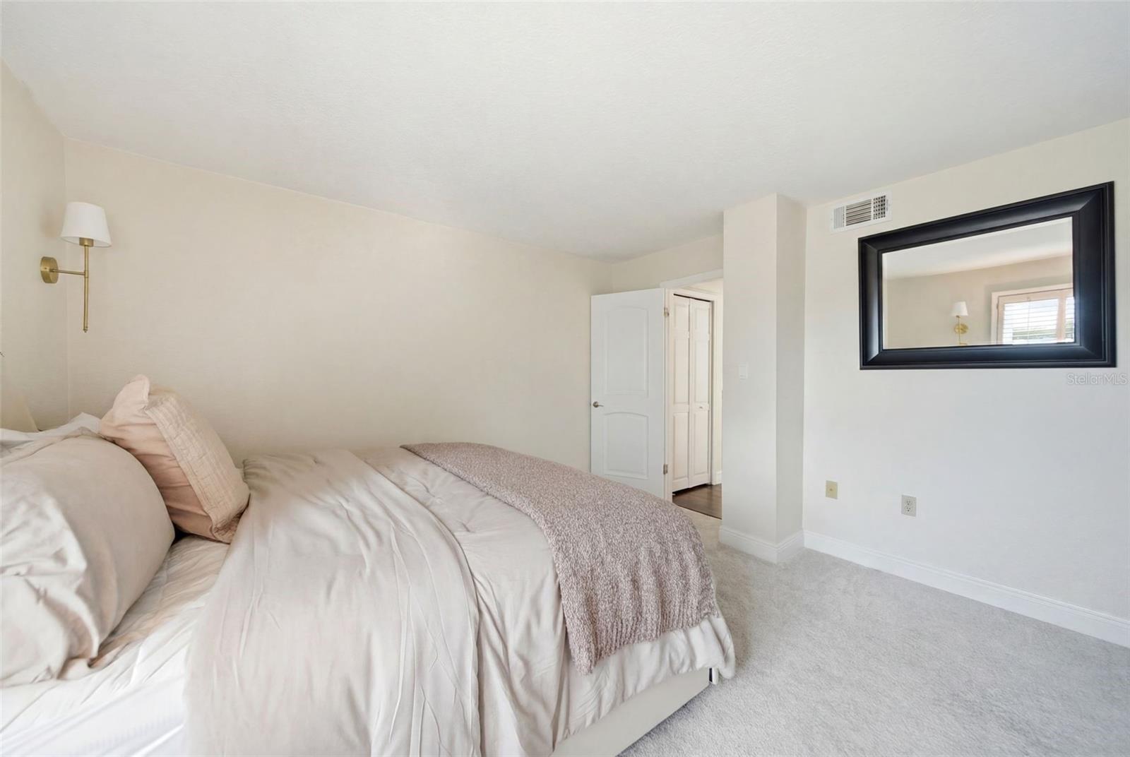 MOORINGS ON LAKE MAITLAND CONDO - Residential