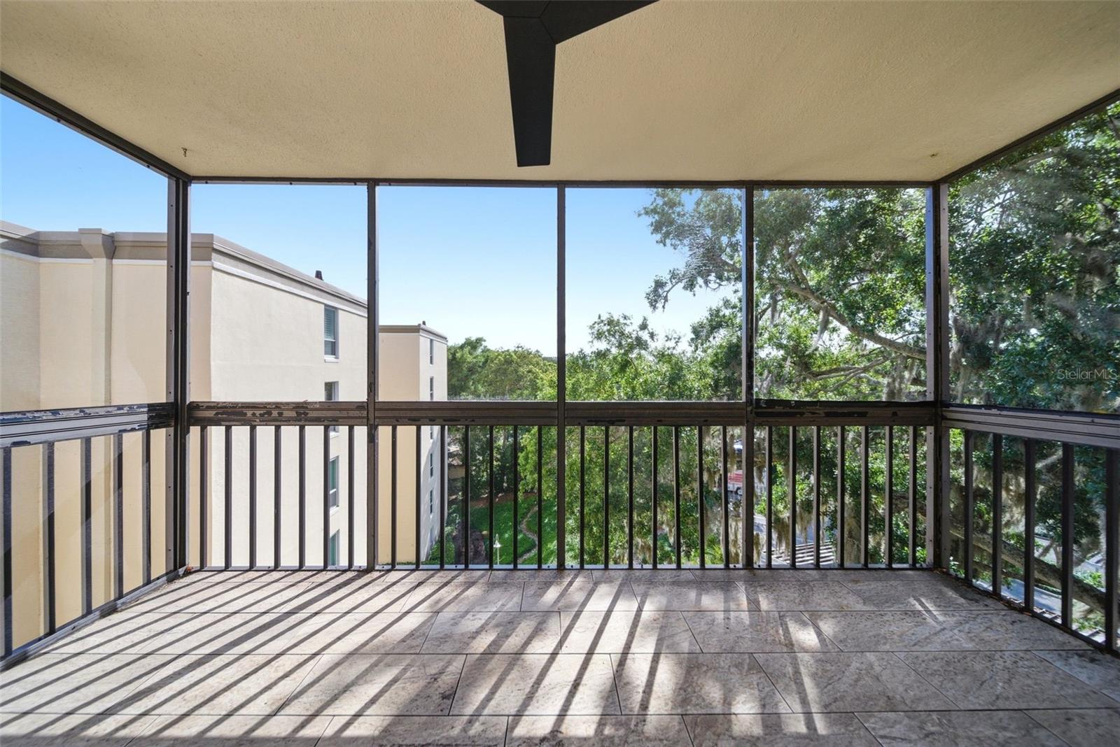MOORINGS ON LAKE MAITLAND CONDO - Residential
