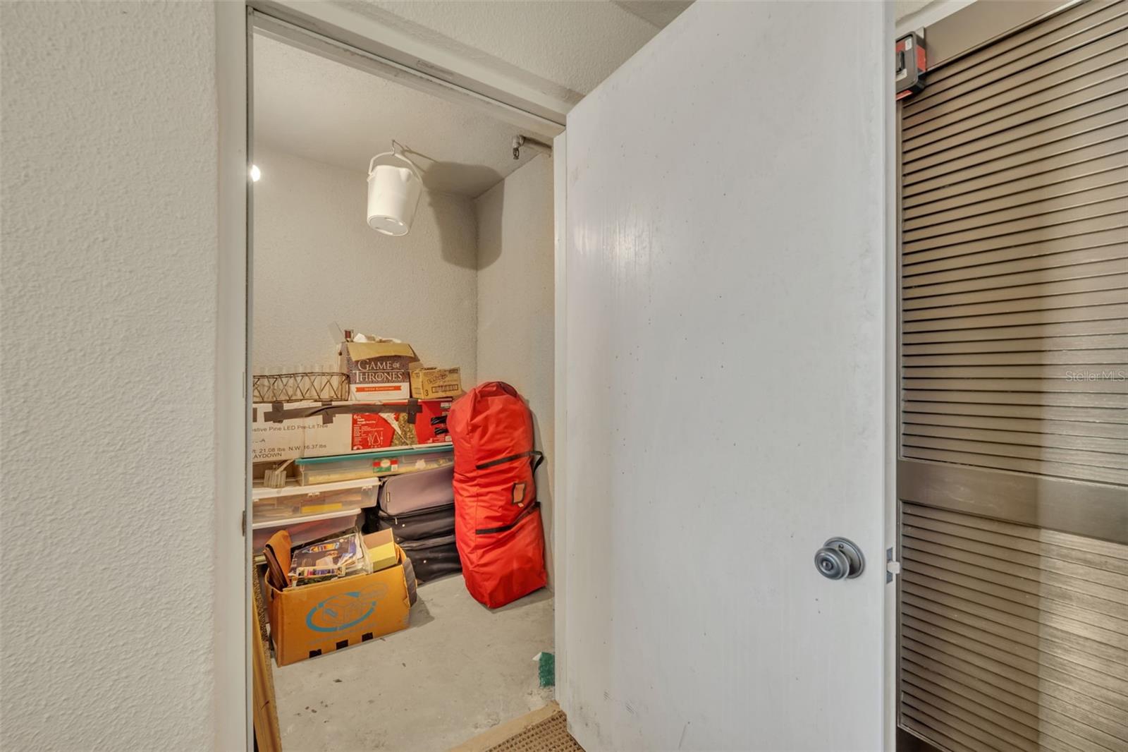 MOORINGS ON LAKE MAITLAND CONDO - Residential