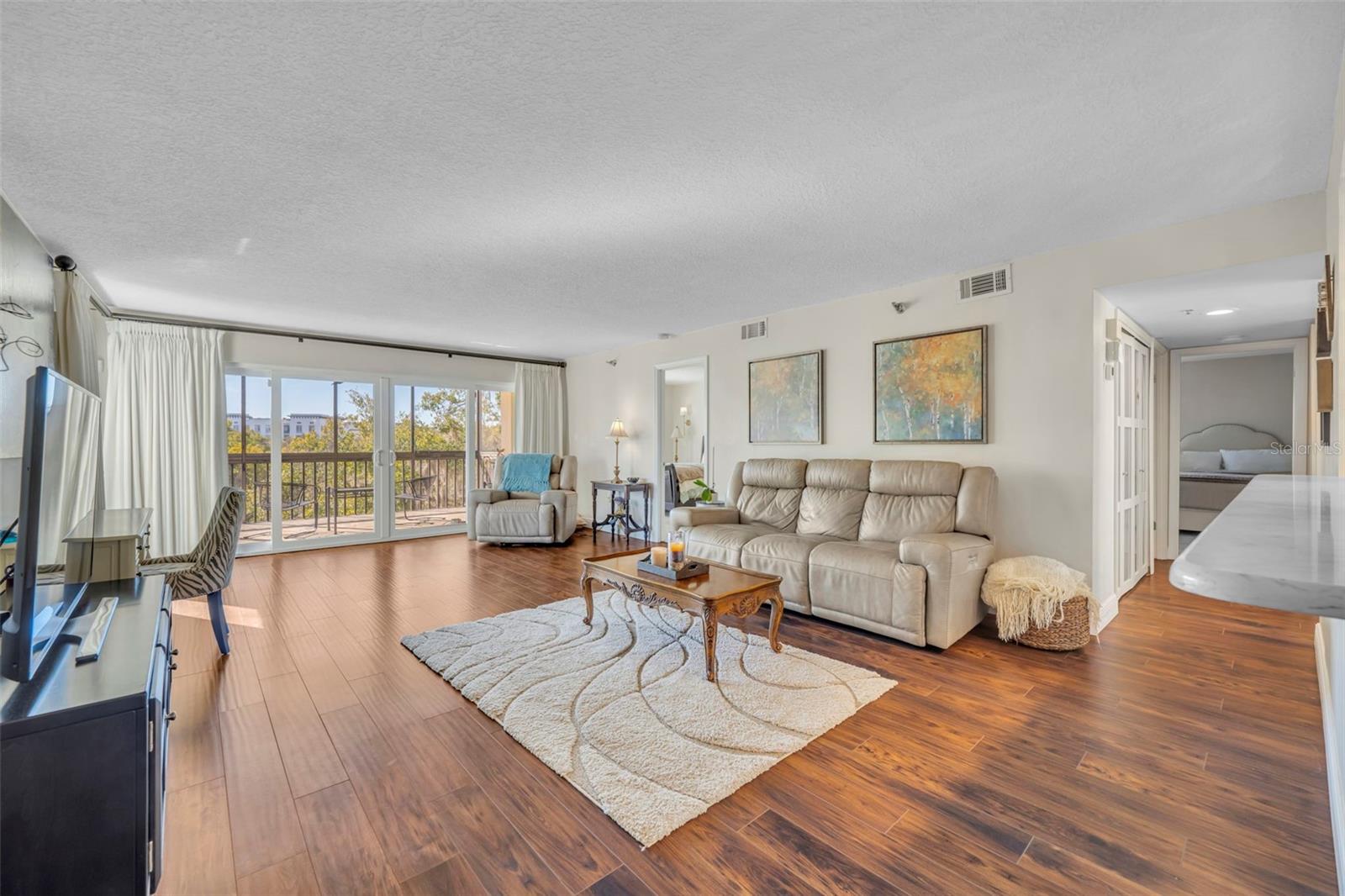 MOORINGS ON LAKE MAITLAND CONDO - Residential