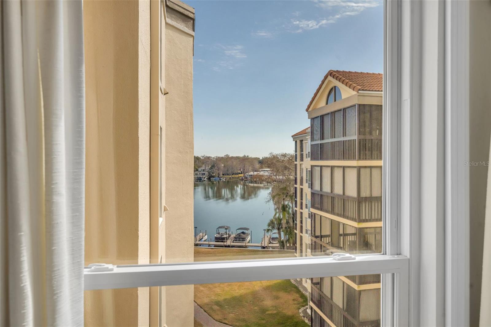MOORINGS ON LAKE MAITLAND CONDO - Residential