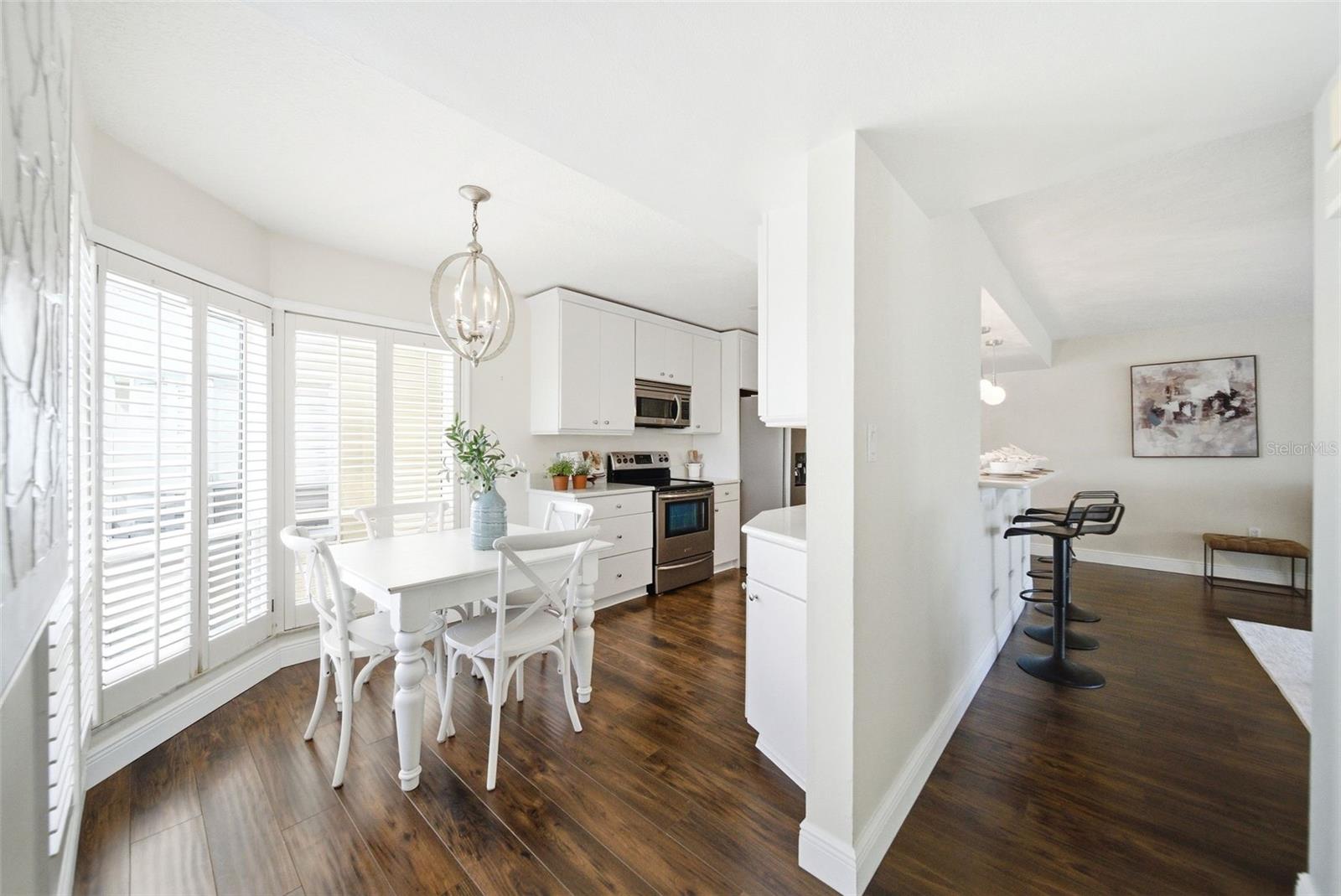 MOORINGS ON LAKE MAITLAND CONDO - Residential