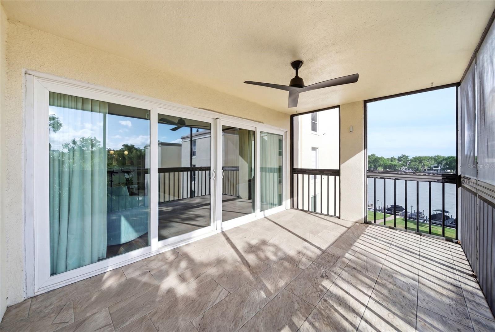 MOORINGS ON LAKE MAITLAND CONDO - Residential