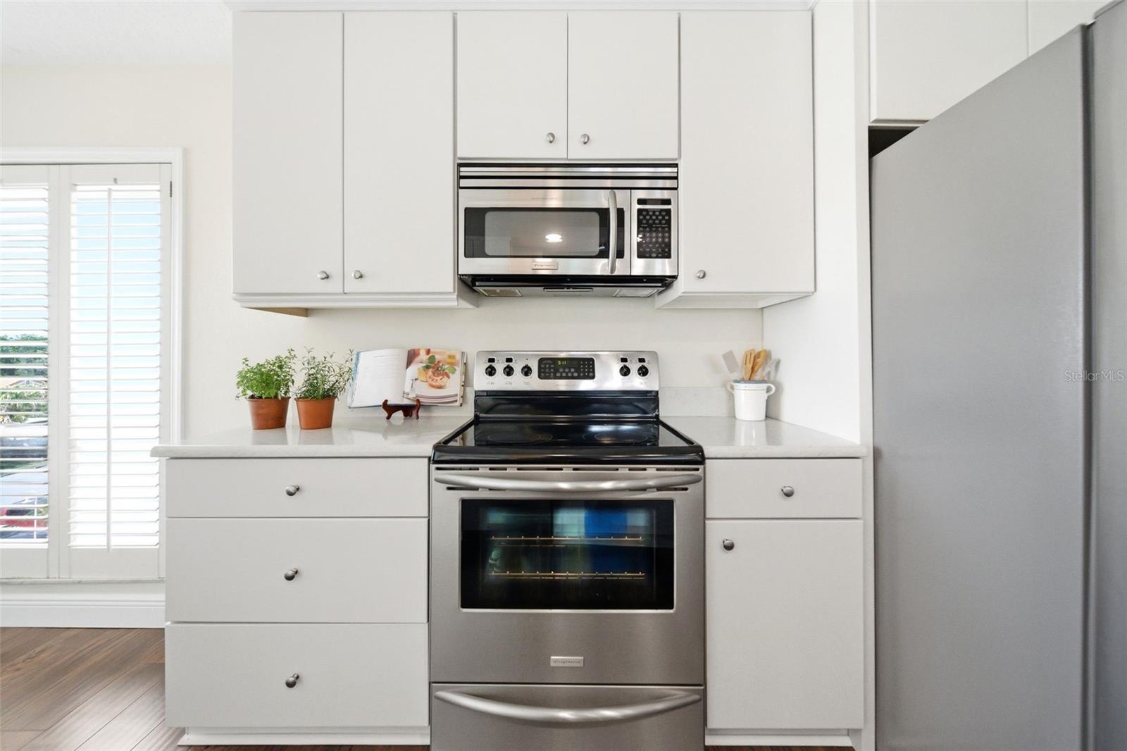 MOORINGS ON LAKE MAITLAND CONDO - Residential