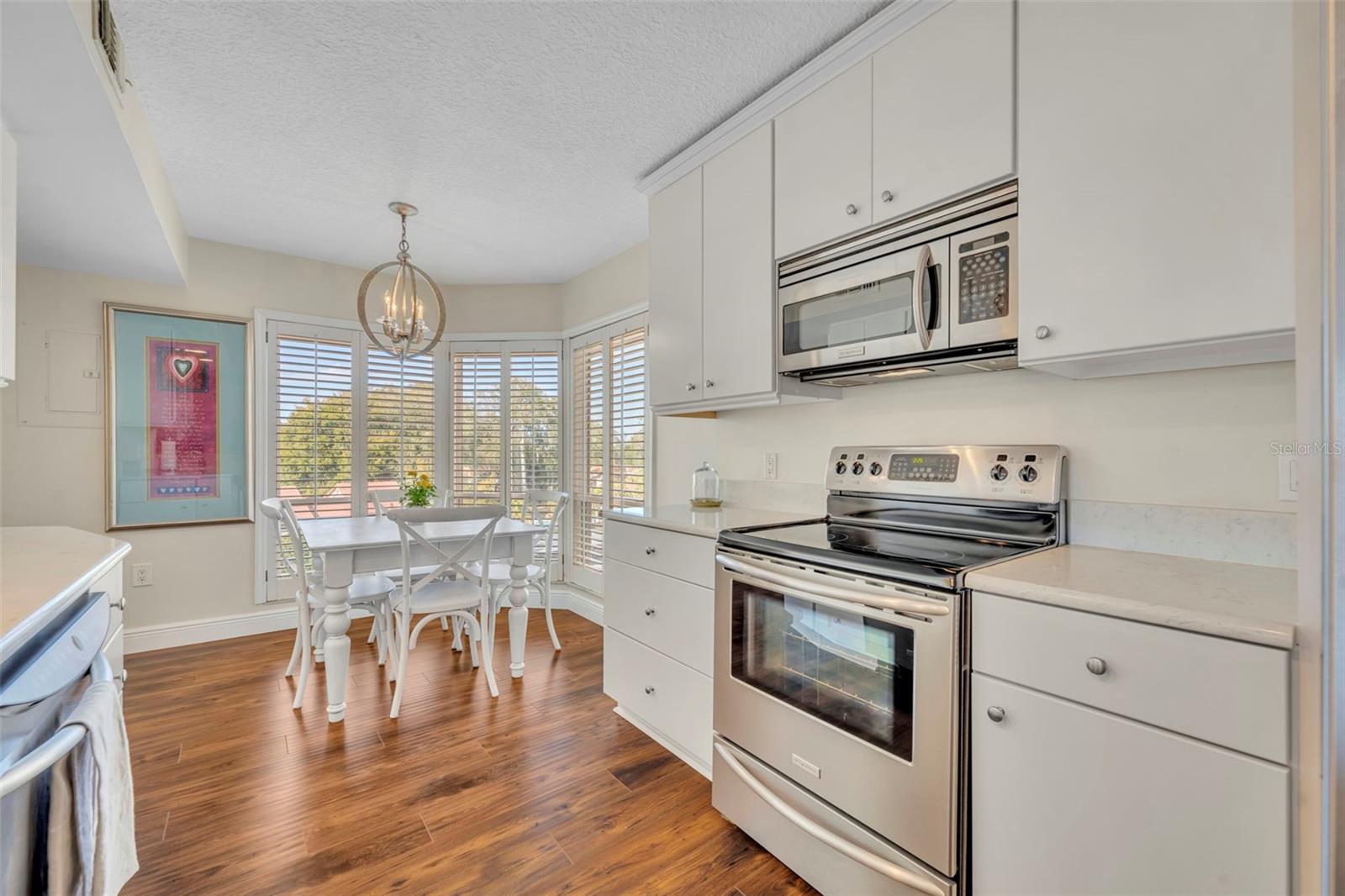 MOORINGS ON LAKE MAITLAND CONDO - Residential