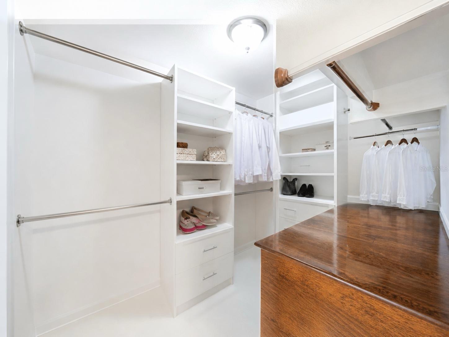 MOORINGS ON LAKE MAITLAND CONDO - Residential