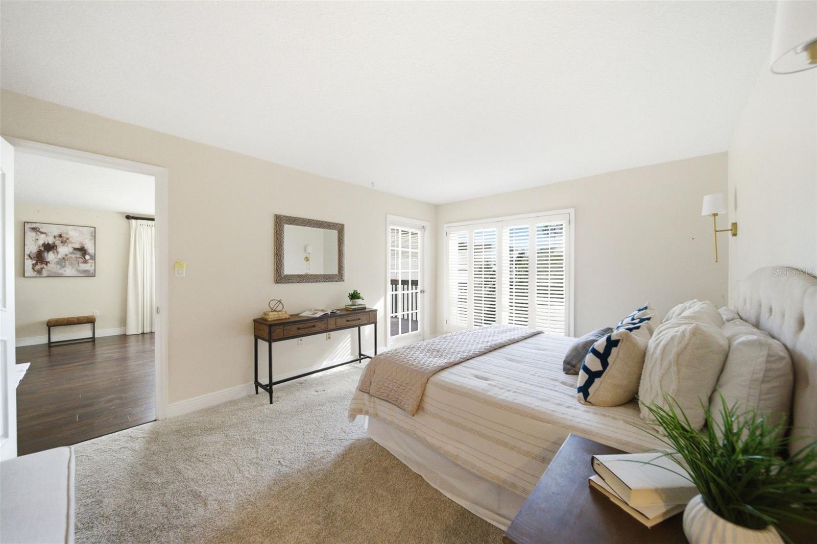 MOORINGS ON LAKE MAITLAND CONDO - Residential