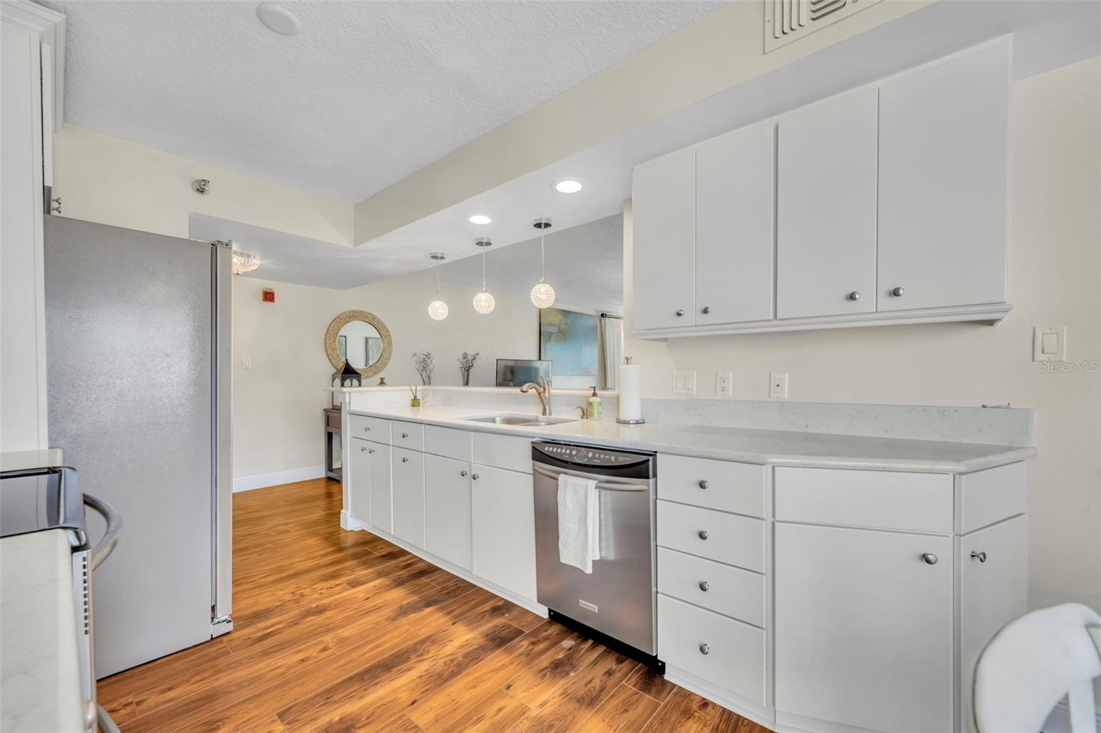 MOORINGS ON LAKE MAITLAND CONDO - Residential