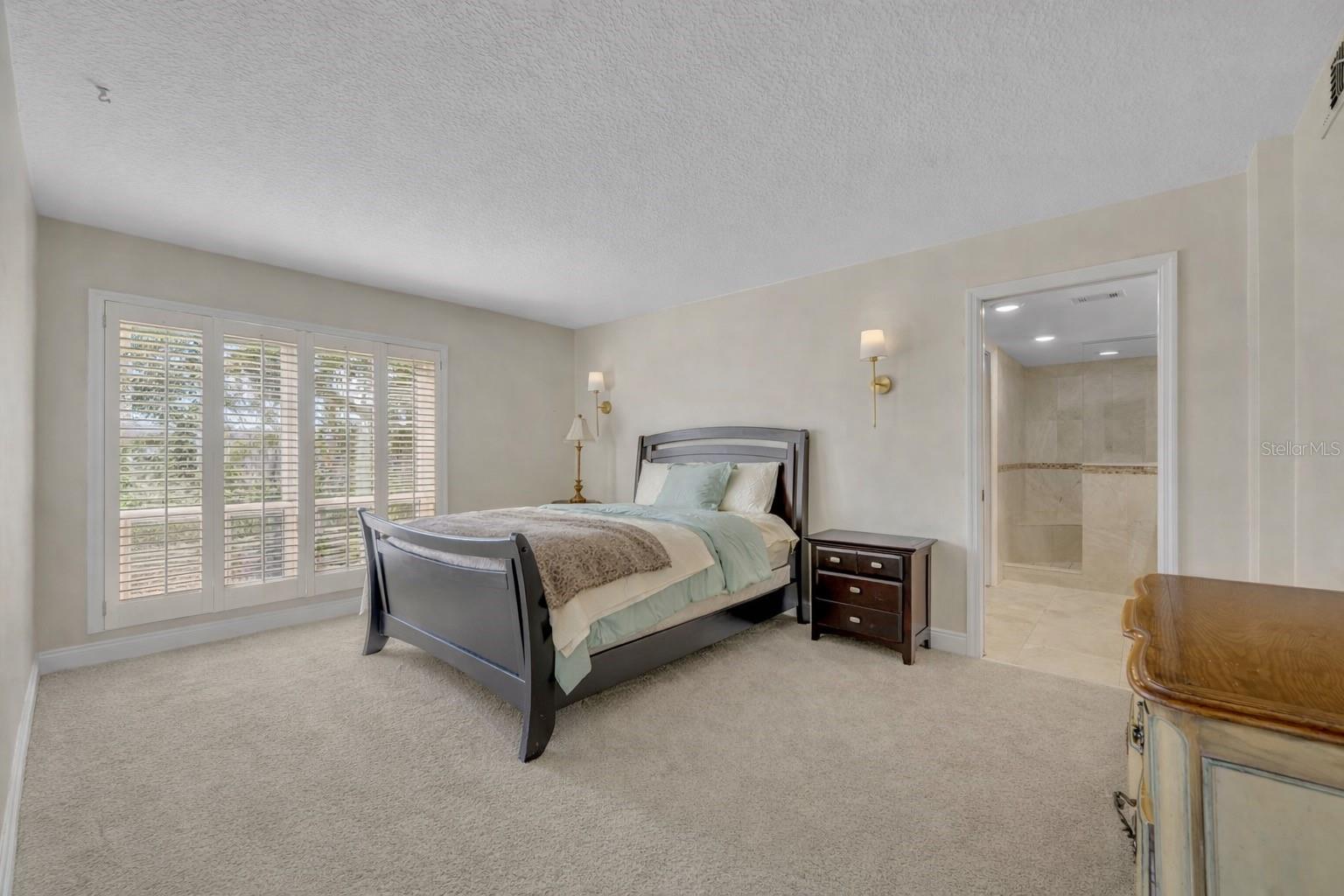 MOORINGS ON LAKE MAITLAND CONDO - Residential